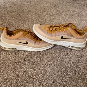 Nike Air Max Axis